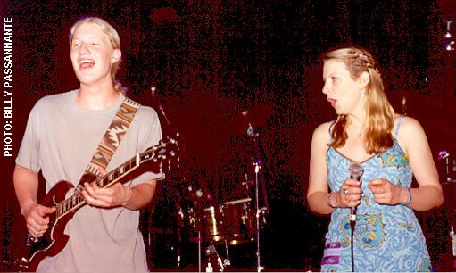 SUSAN TEDESCHI JOINED FROGWINGS AT THE JAMMYS AT IRVING PLAZA IN NEW YORK,JUNE 22 2000.