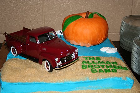 I just got married on December 30th, 2006 in Savannah, Georgia. This is my grooms cake. 