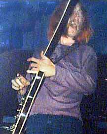 Duane again at the Cosmic Carnival - great show - more photos at geocities.com/jimwig2000.
all rights reserved jim wiggins